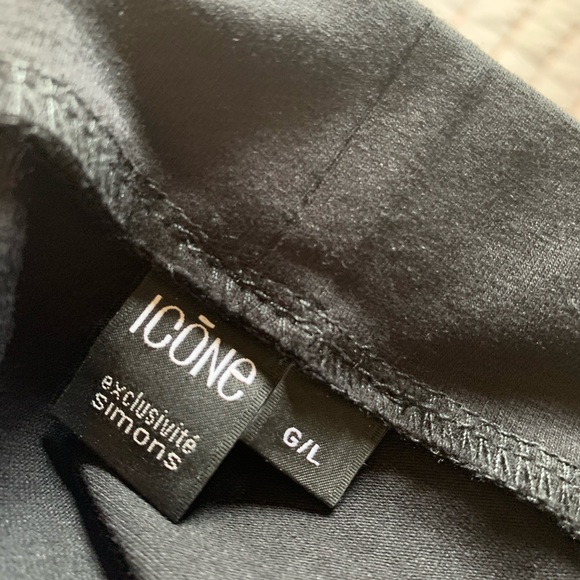 Simon’s MONTREAL black mock neck bodysuit - Picture 4 of 5